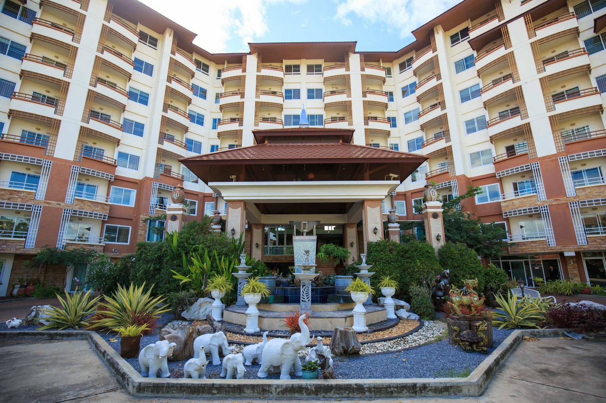 Kwanruen Resort Nakhon Ratchasima Bagian luar foto